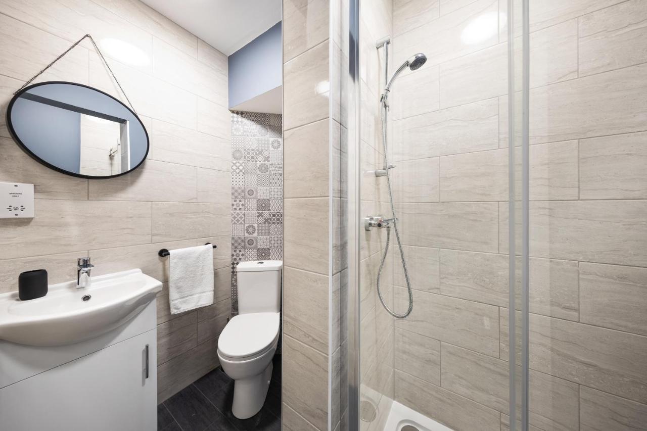 7 Bedroom House Ensuite Rooms, Fully Equipped Kitchen, Free Wifi, Tvs In All Rooms City Centre Close To A46 Inspire Homes Coventry Buitenkant foto
